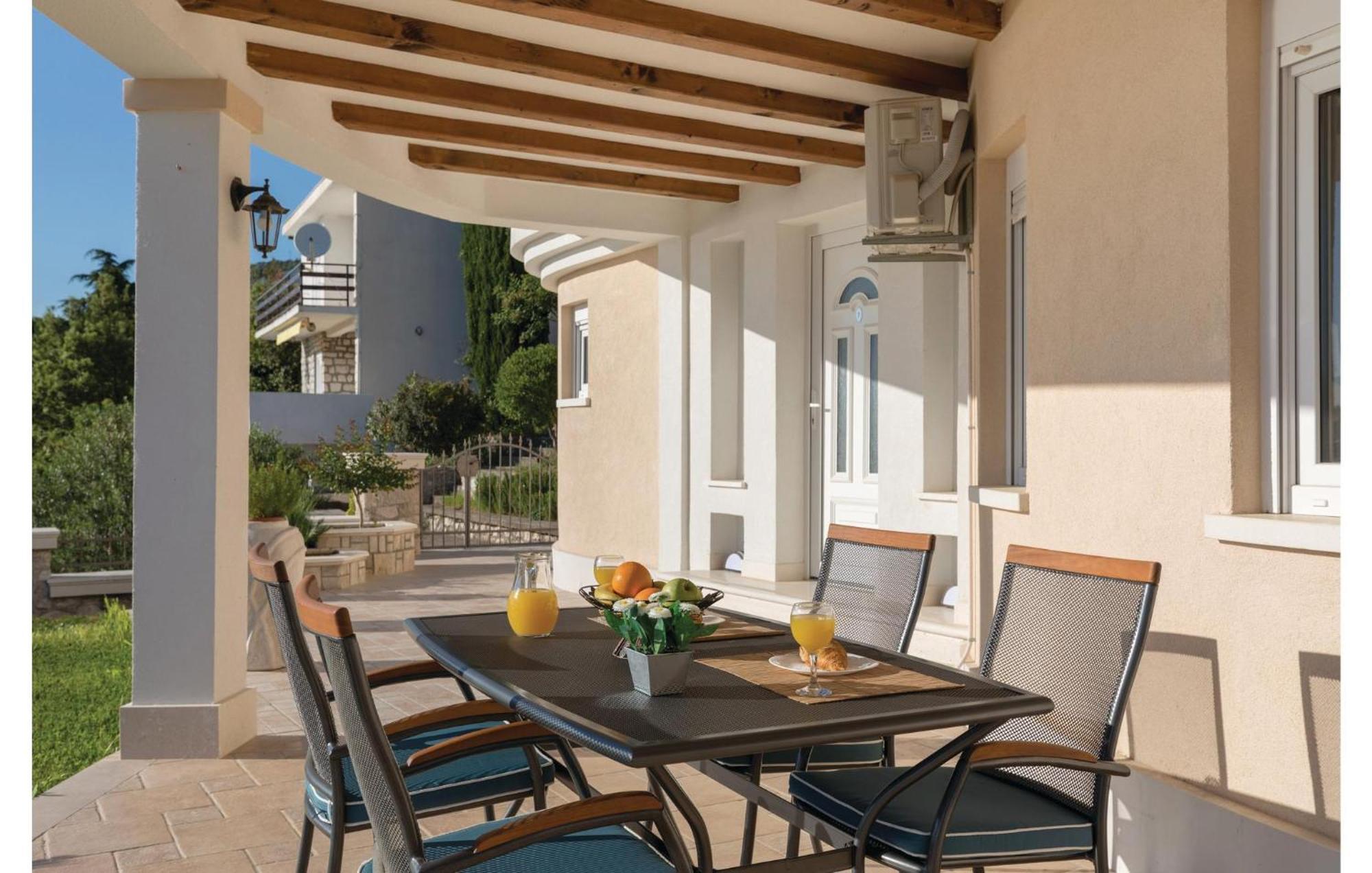 Lovely Apartment In Komarna With House Sea View Klek Zewnętrze zdjęcie