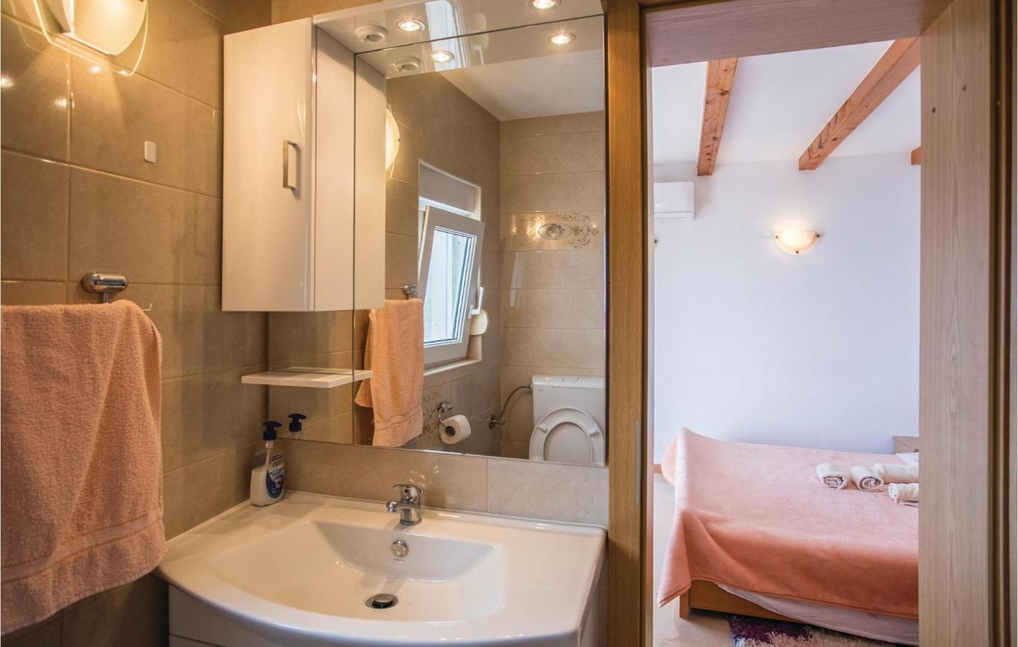 Lovely Apartment In Komarna With House Sea View Klek Zewnętrze zdjęcie
